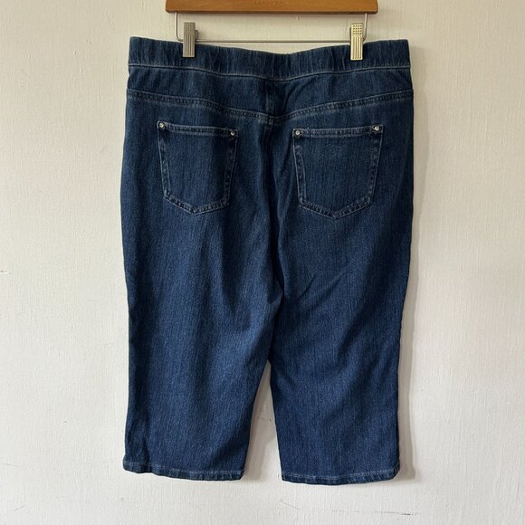 Believe In Your Own Beauty Bermuda Shorts Womens Size 14 Pockets Pull On - Picture 4 of 5